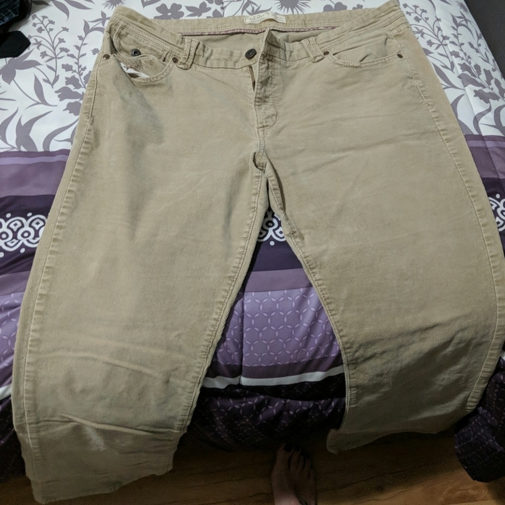Old Navy khaki cuordoroy